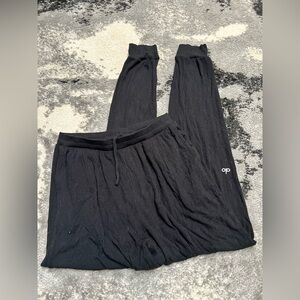 Alo yoga lounging sweats